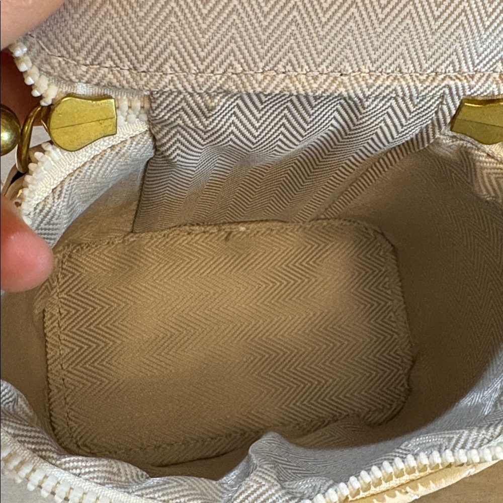 New Cream Quilted Chain mini Bag 4.5" x 4" - Picture 7 of 10